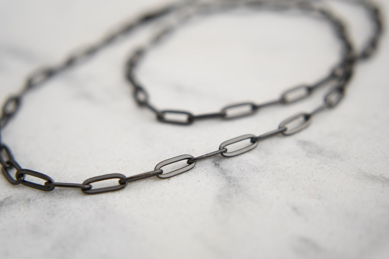 Maria Paperclip Necklace in Black Gold